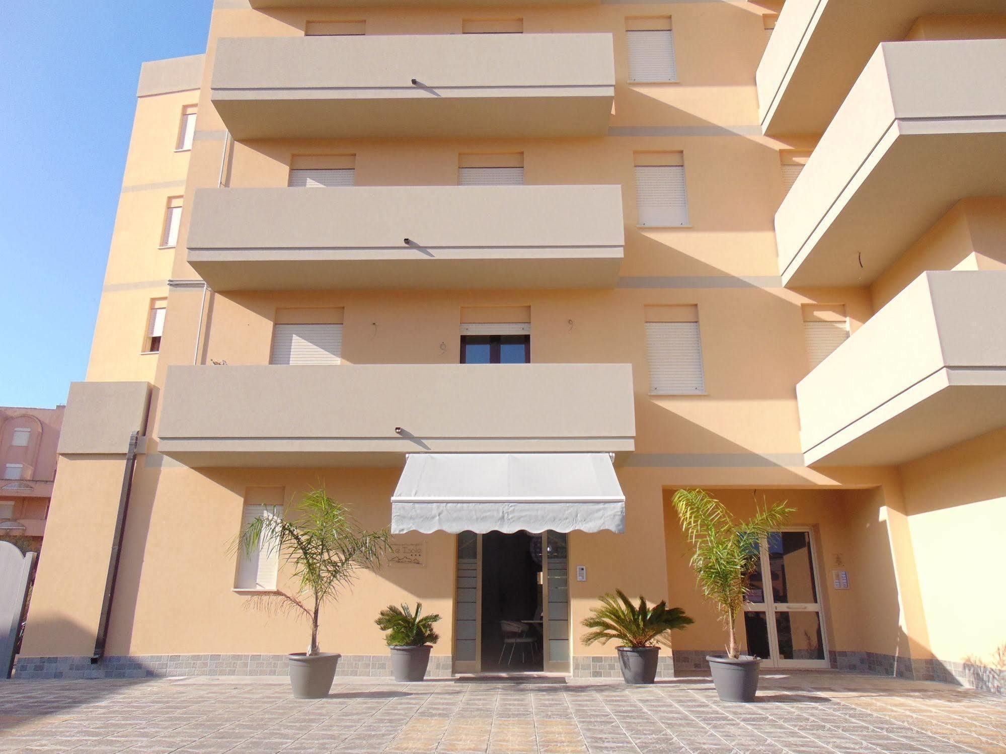 Le Isole Aparthotel